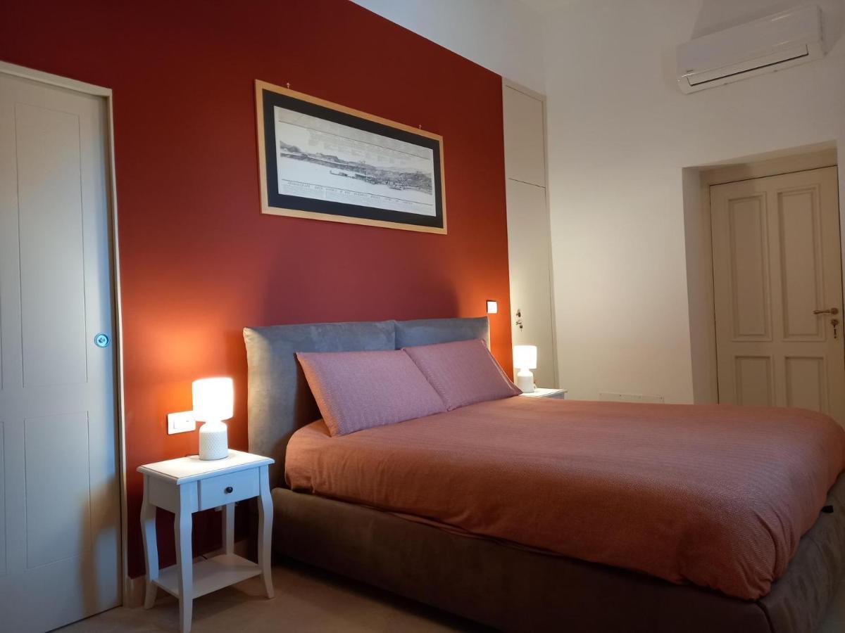 Le Petit Palais - Naples Bed & Breakfast Bagian luar foto