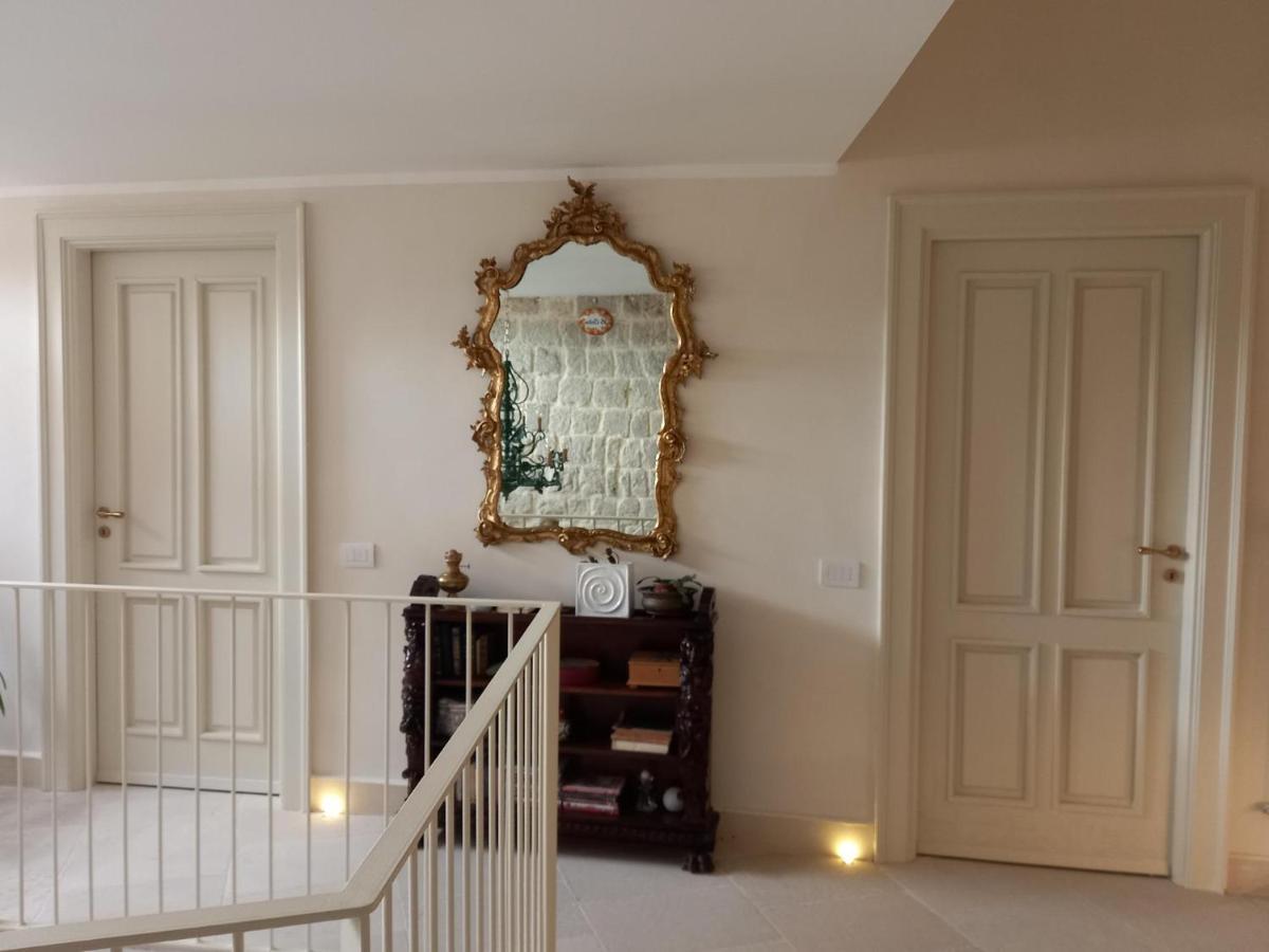Le Petit Palais - Naples Bed & Breakfast Bagian luar foto