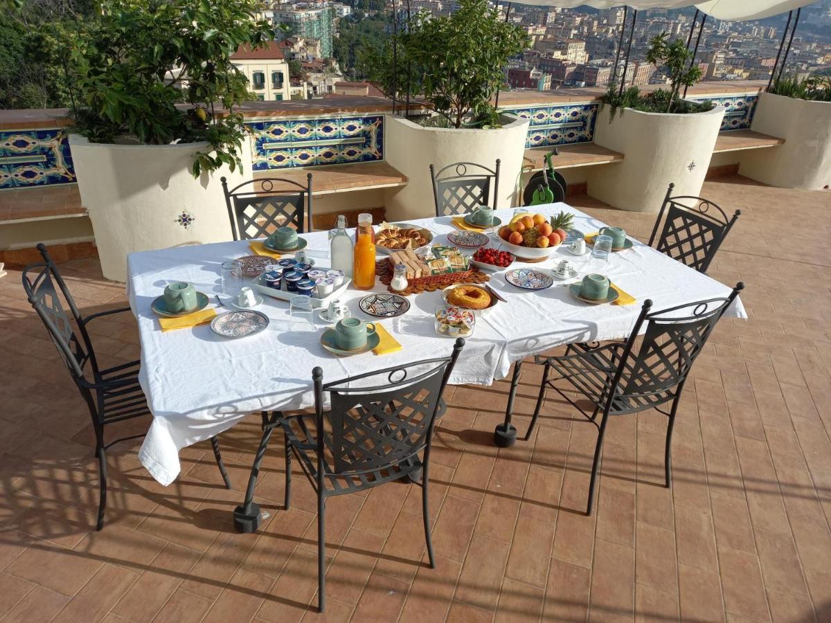 Le Petit Palais - Naples Bed & Breakfast Bagian luar foto