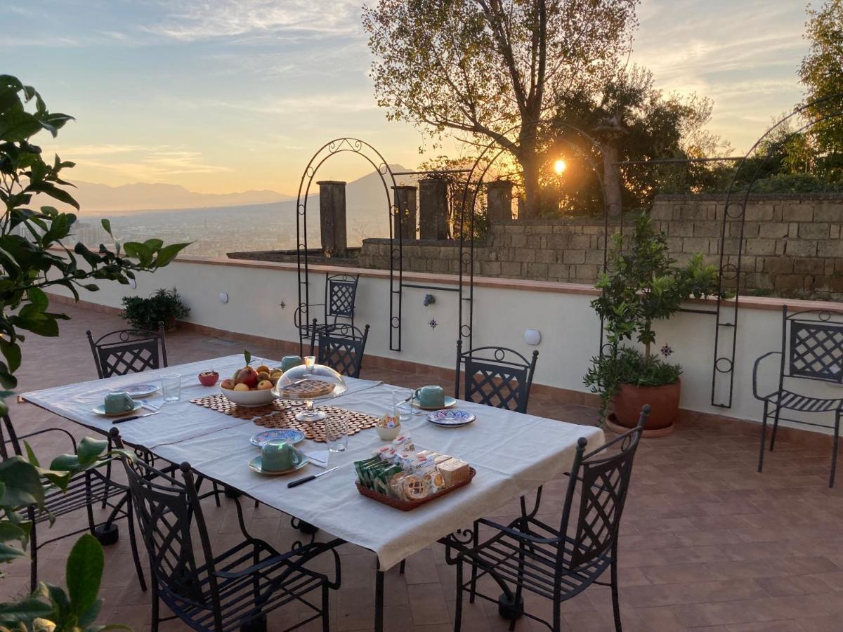 Le Petit Palais - Naples Bed & Breakfast Bagian luar foto