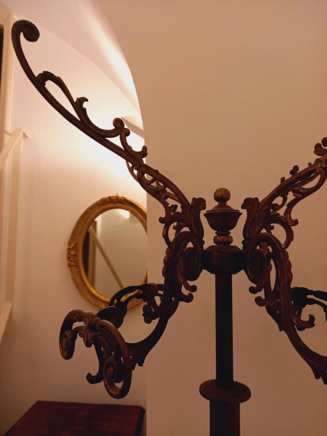 Le Petit Palais - Naples Bed & Breakfast Bagian luar foto