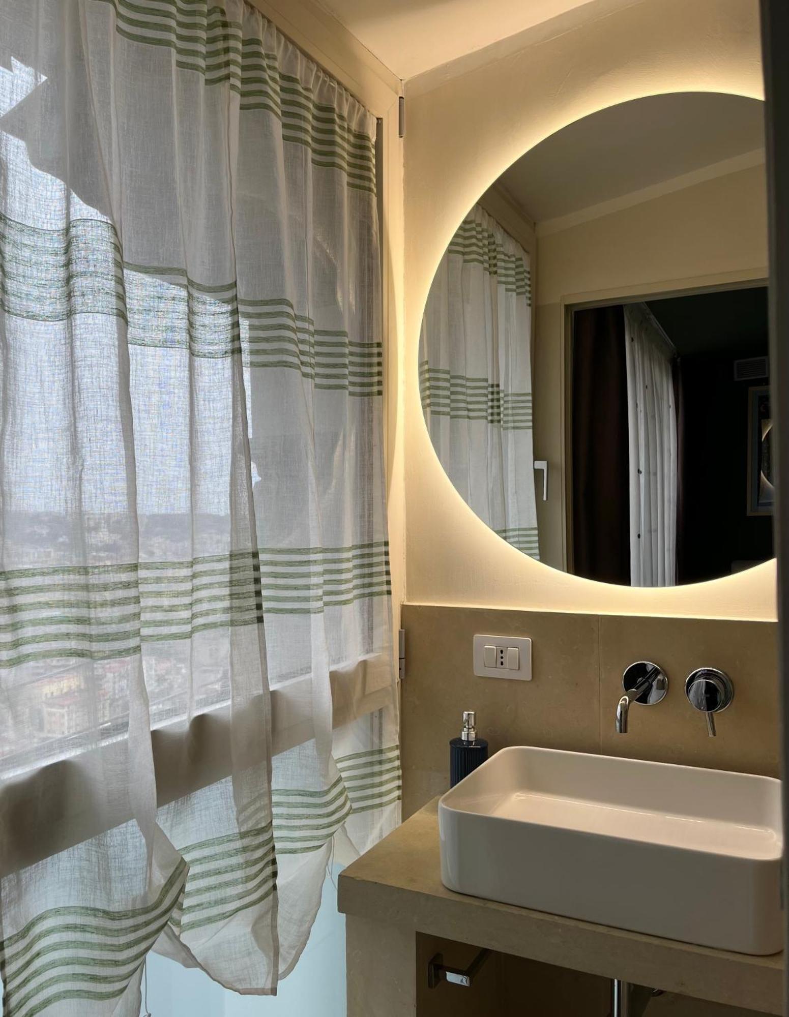 Le Petit Palais - Naples Bed & Breakfast Bagian luar foto