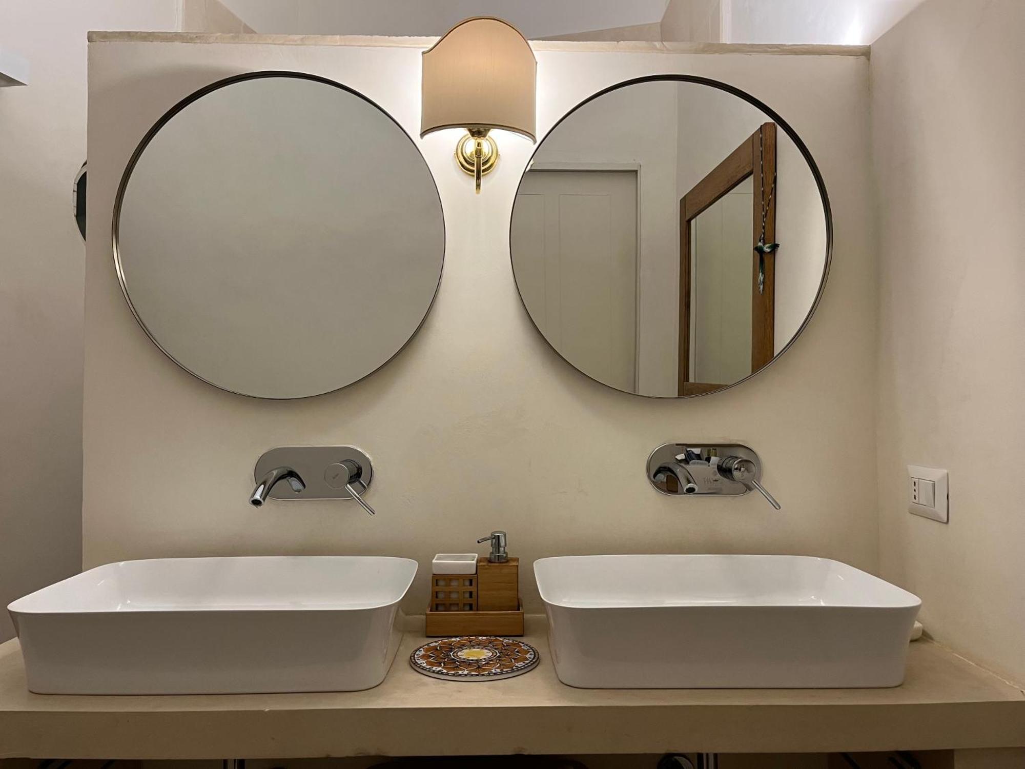 Le Petit Palais - Naples Bed & Breakfast Bagian luar foto